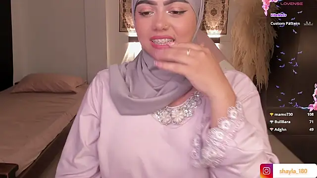 shayla 18 online show from March 14, 11:53 pm