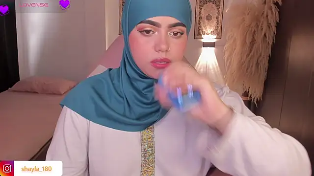 Snapshot of shayla_18 chatting on November 27, 7:36 pm shayla 18 online show from November 27, 7:36 pm