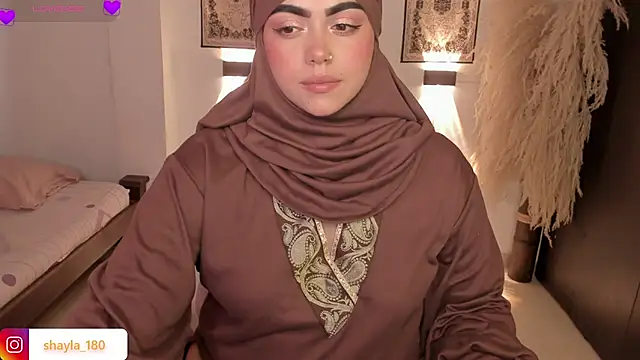 shayla 18 online show from May 8, 9:29 pm