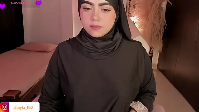 shayla 18 online show from February 16, 10:40 pm