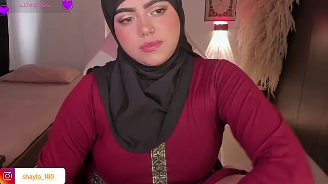 Snapshot of shayla_18 chatting on December 4, 7:13 pm shayla 18 online show from December 4, 7:13 pm