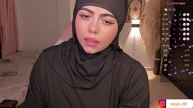 shayla 18 online show from February 25, 11:15 pm