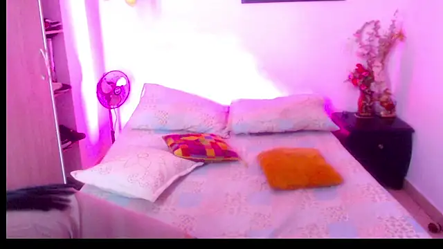 Snapshot of menfismuller2 chatting on December 15, 5:08 pm menfismuller2 online show from December 15, 5:08 pm