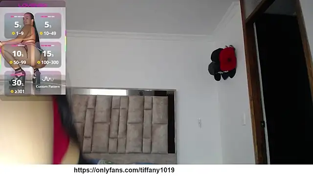 Snapshot of tiffany__pink chatting on February 18, 7:10 pm tiffany pink online show from February 18, 7:10 pm