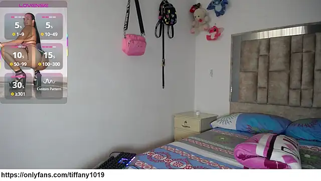 Snapshot of tiffany__pink chatting on February 15, 8:41 pm tiffany pink online show from February 15, 8:41 pm