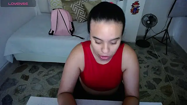 Snapshot of tiffany__pink chatting on October 27, 8:54 pm tiffany pink online show from October 27, 8:54 pm