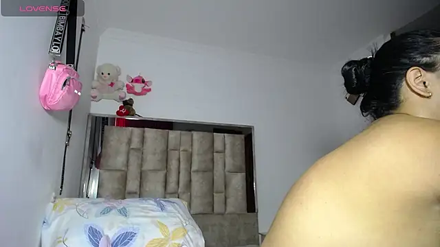 Snapshot of tiffany__pink chatting on November 2, 9:09 pm tiffany pink online show from November 2, 9:09 pm