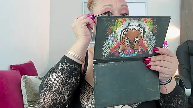 Cheryl JONES online show from September 20, 9:36 am