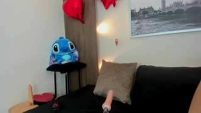 Snapshot of Cheryl_JONES chatting on February 15, 7:51 am Cheryl JONES online show from February 15, 7:51 am