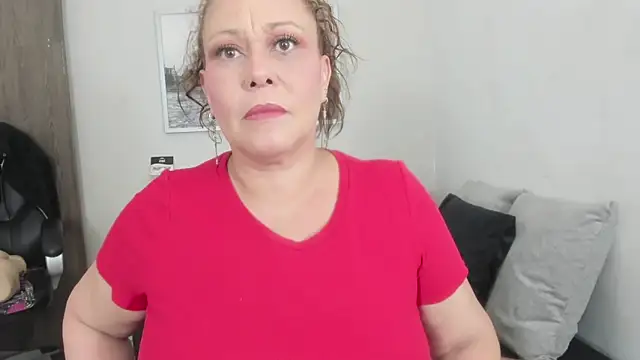 Snapshot of Cheryl_JONES chatting on January 11, 6:48 pm Cheryl JONES online show from January 11, 6:48 pm