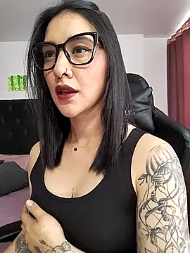 Snapshot of Fleurmeyer79 chatting on May 12, 3:18 pm Fleurmeyer79 online show from May 12, 3:18 pm