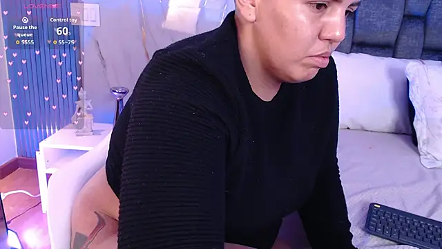 Snapshot of WildyTemping chatting on November 21, 10:53 pm WildyTemping online show from November 21, 10:53 pm