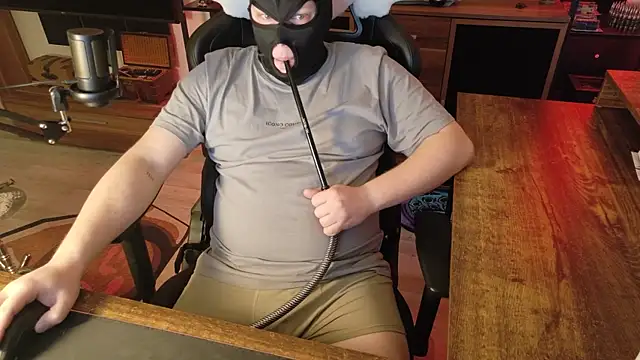 Snapshot of sweetsmile93 chatting on December 16, 3:27 pm sweetsmile93 online show from December 16, 3:27 pm