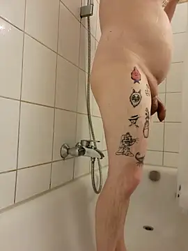 Snapshot of sweetsmile93 chatting on March 2, 4:25 pm sweetsmile93 online show from March 2, 4:25 pm