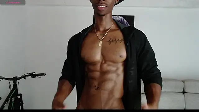 Snapshot of drake_brwon_23 chatting on June 15, 7:30 am drake brwon 23 online show from June 15, 7:30 am