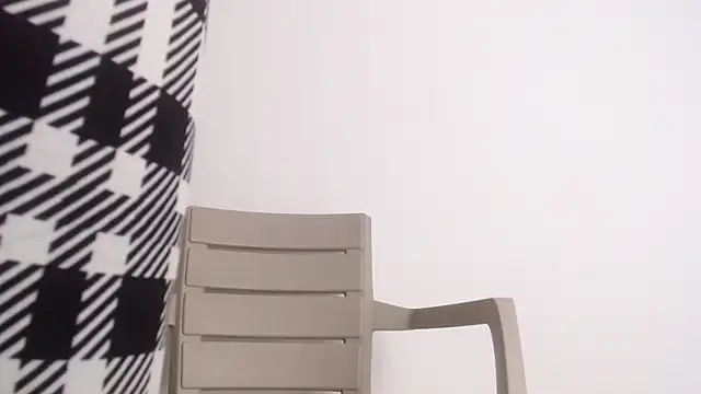 drake brwon 23 online show from December 17, 5:01 am