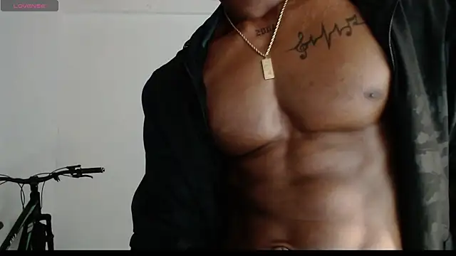 Snapshot of drake_brwon_23 chatting on June 14, 9:10 am drake brwon 23 online show from June 14, 9:10 am