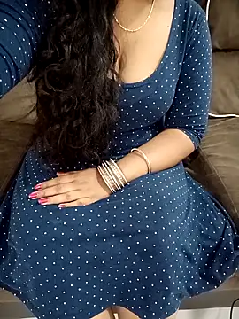 Mounika25 online show from November 18, 11:57 am