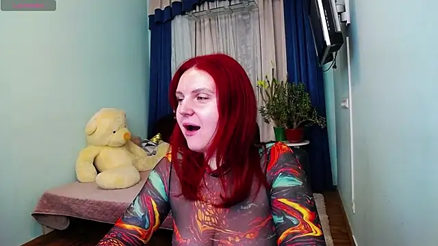 Snapshot of NikaLee chatting on December 3, 7:38 am NikaLee online show from December 3, 7:38 am
