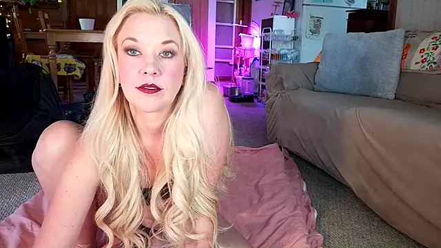 lyra rose online show from May 16, 10:31 pm
