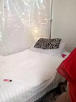 MaggieMoonxxx online show from March 17, 7:46 am