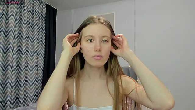 Snapshot of Peggy_Beauty chatting on March 18, 5:12 am Peggy Beauty online show from March 18, 5:12 am