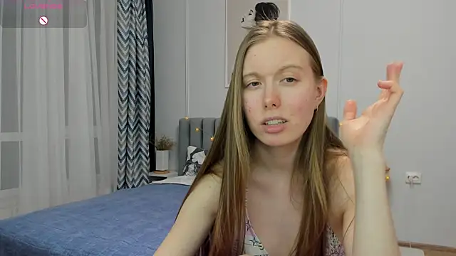 Snapshot of Peggy_Beauty chatting on February 14, 12:09 am Peggy Beauty online show from February 14, 12:09 am