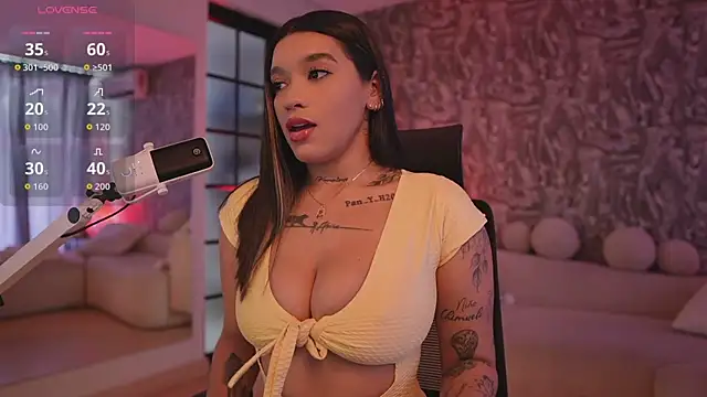 HannahW  online show from September 10, 7:02 pm