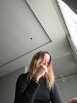 Nura n Sarah online show from November 13, 2:04 am