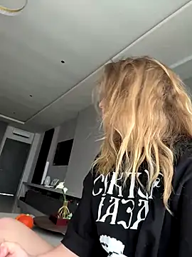 Nura n Sarah online show from November 27, 5:08 am