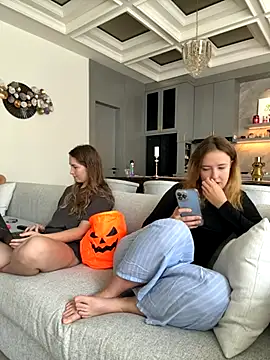 Nura n Sarah online show from October 30, 2:32 am