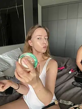 Nura n Sarah online show from July 17, 3:04 am