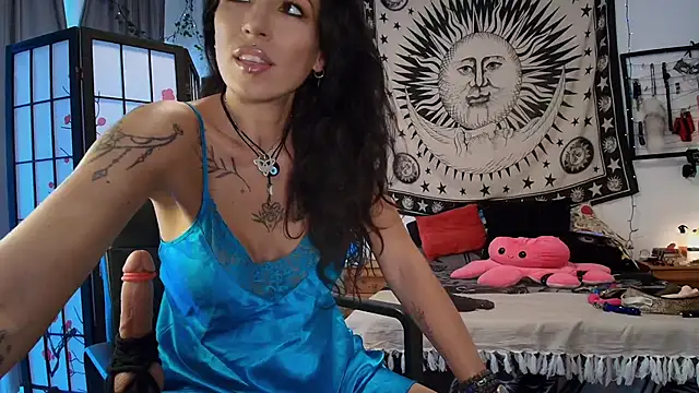 Snapshot of iammistress chatting on October 2, 4:32 pm iammistress online show from October 2, 4:32 pm