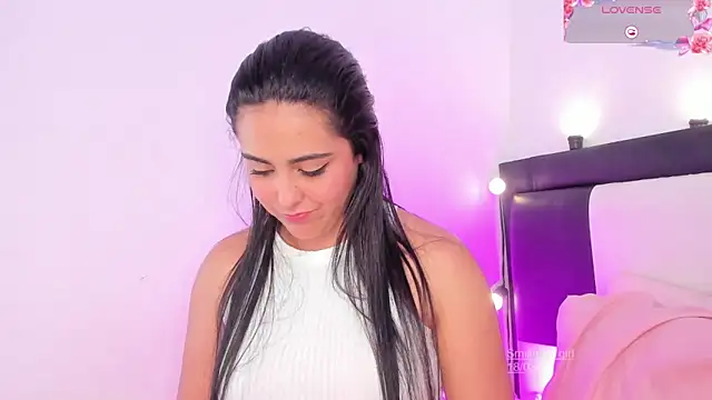 smiling  girl2 online show from March 19, 12:26 am