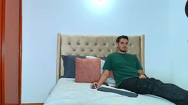 Snapshot of Rose_dom chatting on January 22, 1:20 am Rose dom online show from January 22, 1:20 am