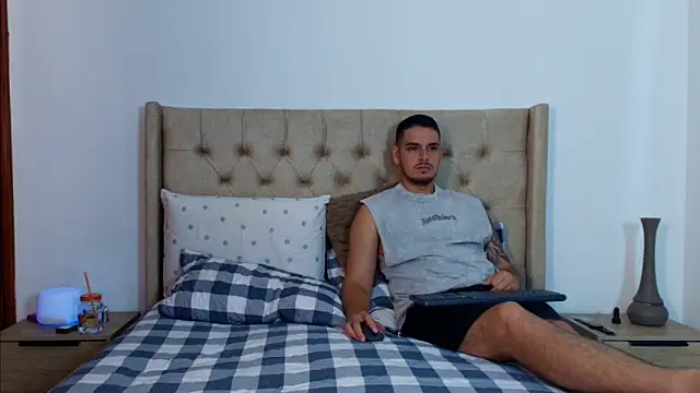 Snapshot of Rose_dom chatting on October 2, 1:53 am Rose dom online show from October 2, 1:53 am