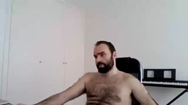 Snapshot of joaodias_97 chatting on April 1, 10:16 am joaodias 97 online show from April 1, 10:16 am