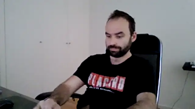 Snapshot of joaodias_97 chatting on April 11, 2:32 pm joaodias 97 online show from April 11, 2:32 pm