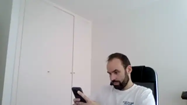 Snapshot of joaodias_97 chatting on May 4, 3:59 pm joaodias 97 online show from May 4, 3:59 pm
