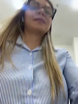 alicee16 online show from October 6, 4:19 pm