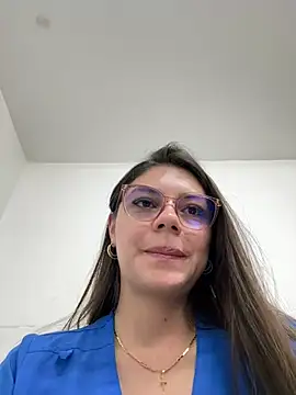 alicee16 online show from January 10, 10:25 pm