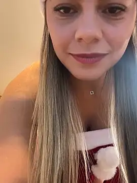 alicee16 online show from December 5, 8:06 pm