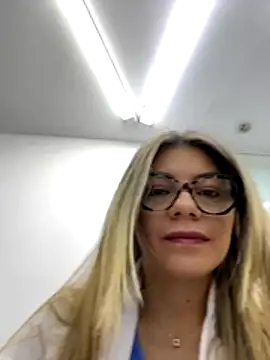 alicee16 online show from November 2, 4:01 pm