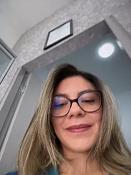 alicee16 online show from March 31, 5:15 pm