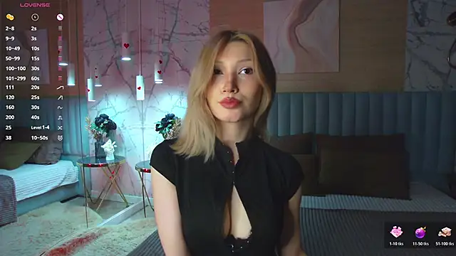 CarolReeves online show from June 14, 5:03 pm
