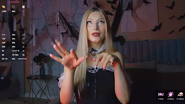 Snapshot of CarolReeves chatting on November 2, 5:56 am CarolReeves online show from November 2, 5:56 am