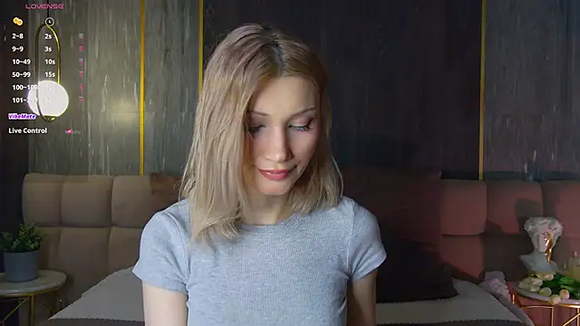 Snapshot of CarolReeves chatting on May 31, 4:46 pm CarolReeves online show from May 31, 4:46 pm