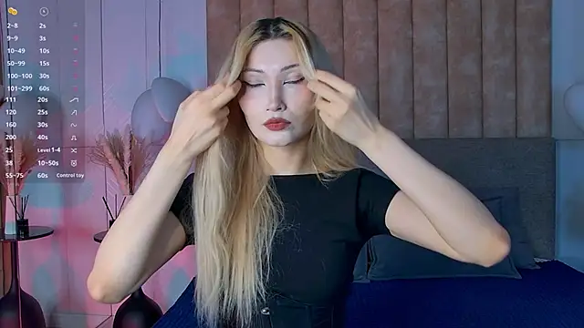 Snapshot of CarolReeves chatting on November 18, 6:17 am CarolReeves online show from November 18, 6:17 am