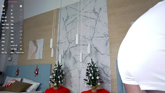 CarolReeves online show from December 14, 5:51 pm