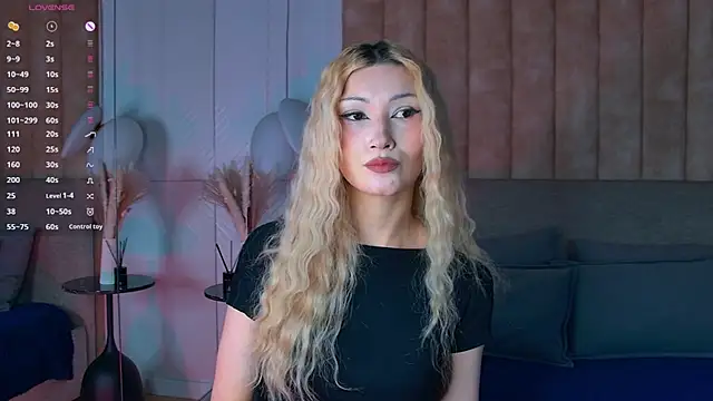 Snapshot of CarolReeves chatting on November 14, 6:17 am CarolReeves online show from November 14, 6:17 am